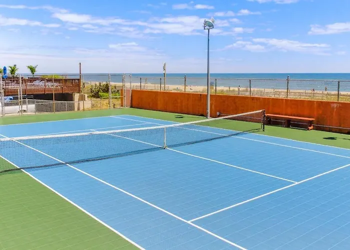 Updated Beachfront High Speed Internet Balcony Pools & Ac Holiday home *